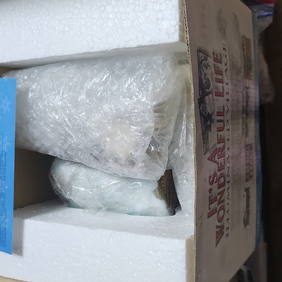 BNIB Enesco original "Its a Wonderful Life" illuminated Martini's bar & sign - Picture 5 of 6